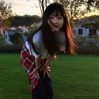 伴游女王